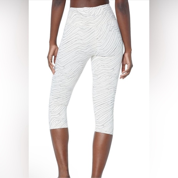 Core 10 Athletic Capri Leggings - Picture 6 of 6